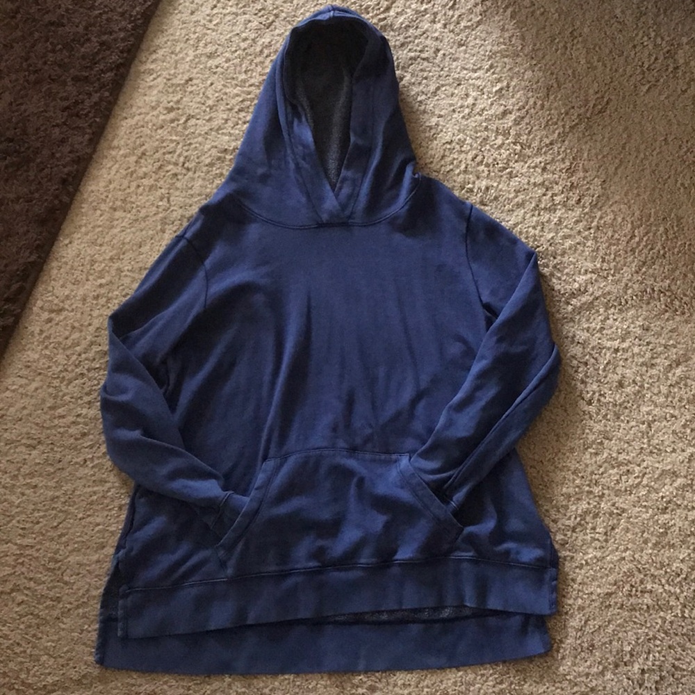 Old Navy sweater with slight crop in front